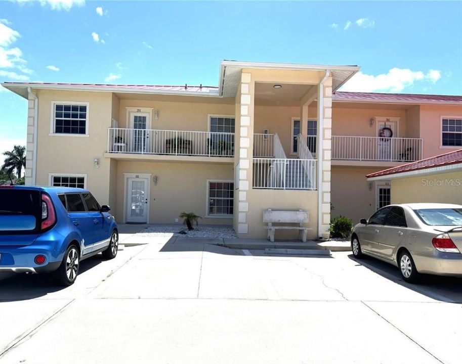 For Rent: $1,850 (2 beds, 2 baths, 1328 Square Feet)