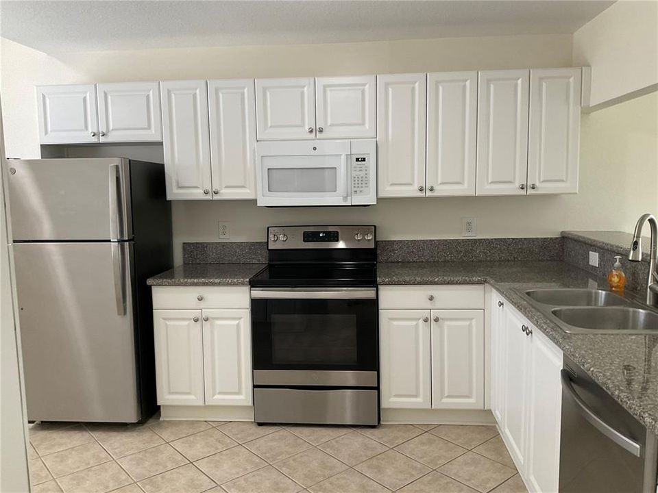 For Rent: $1,850 (2 beds, 2 baths, 1328 Square Feet)