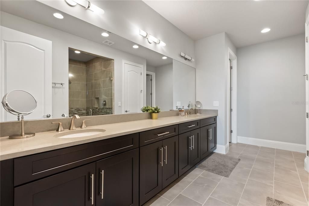 For Sale: $2,795,900 (7 beds, 5 baths, 6289 Square Feet)