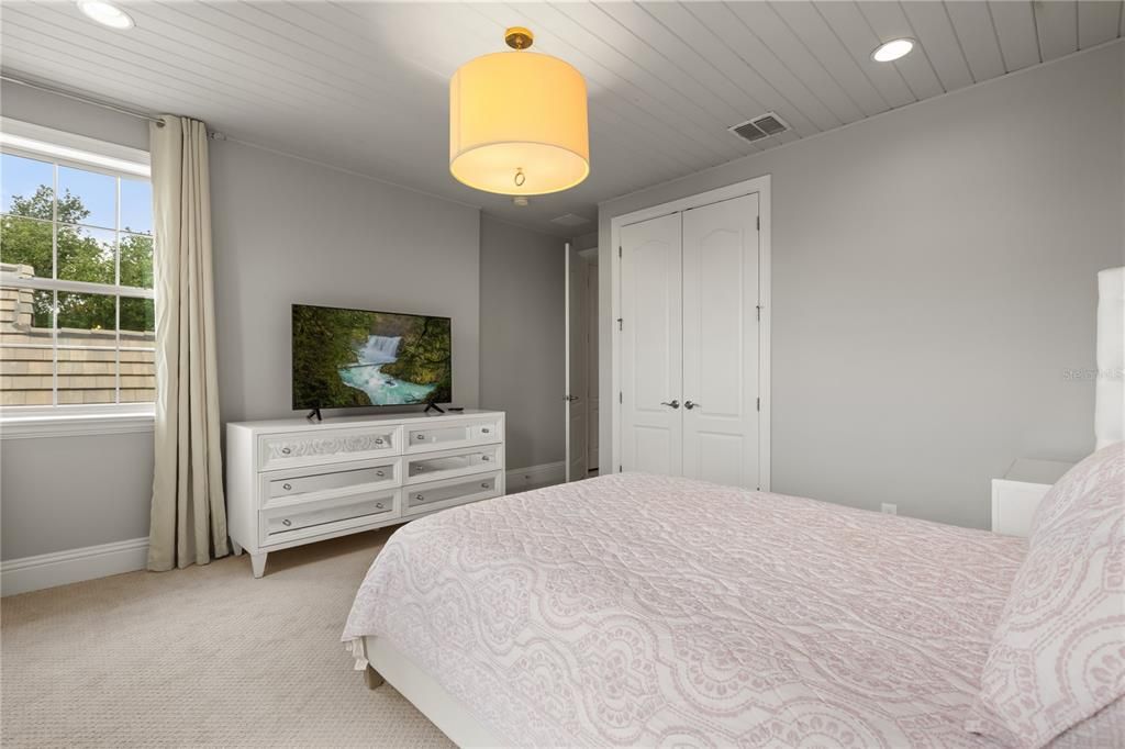 For Sale: $2,795,900 (7 beds, 5 baths, 6289 Square Feet)