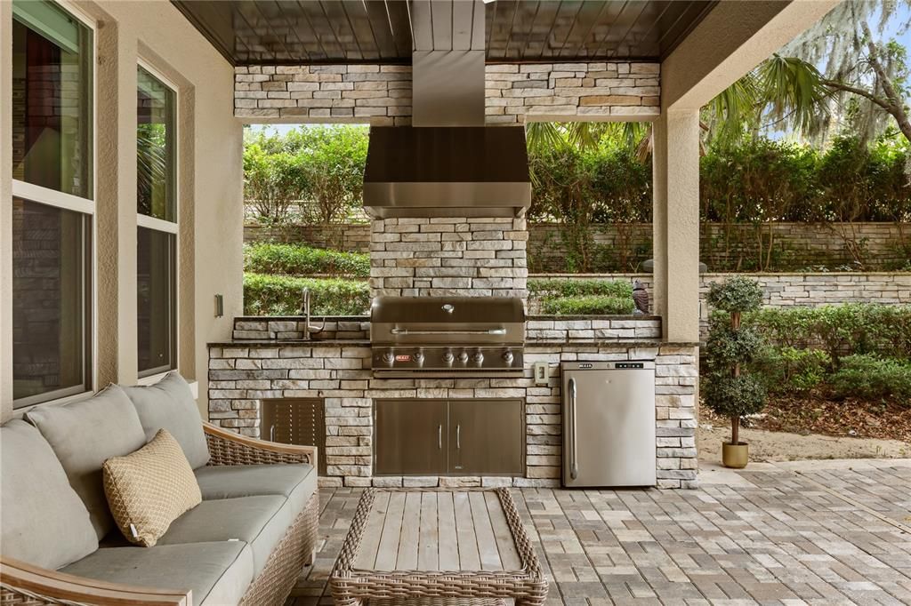 For Sale: $2,795,900 (7 beds, 5 baths, 6289 Square Feet)