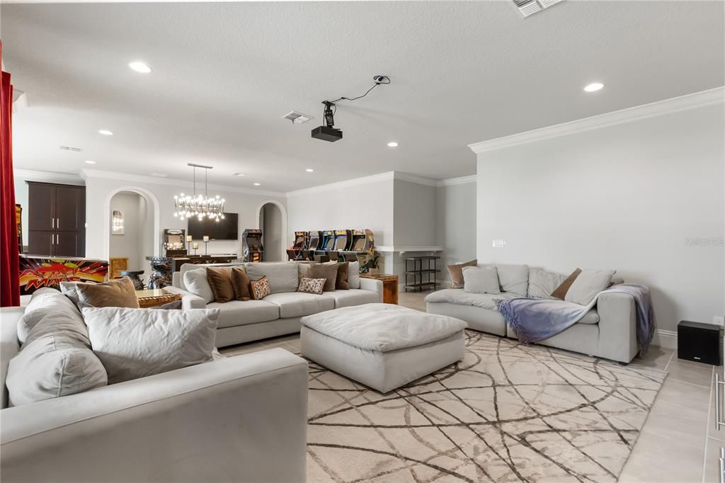 For Sale: $2,795,900 (7 beds, 5 baths, 6289 Square Feet)