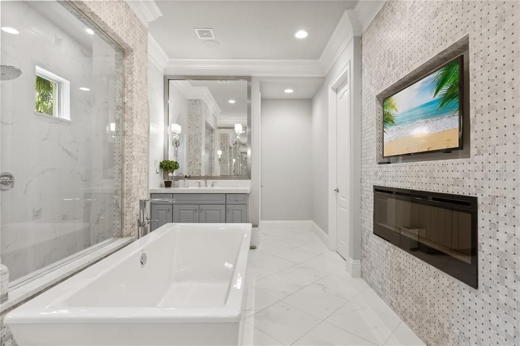 For Sale: $2,795,900 (7 beds, 5 baths, 6289 Square Feet)