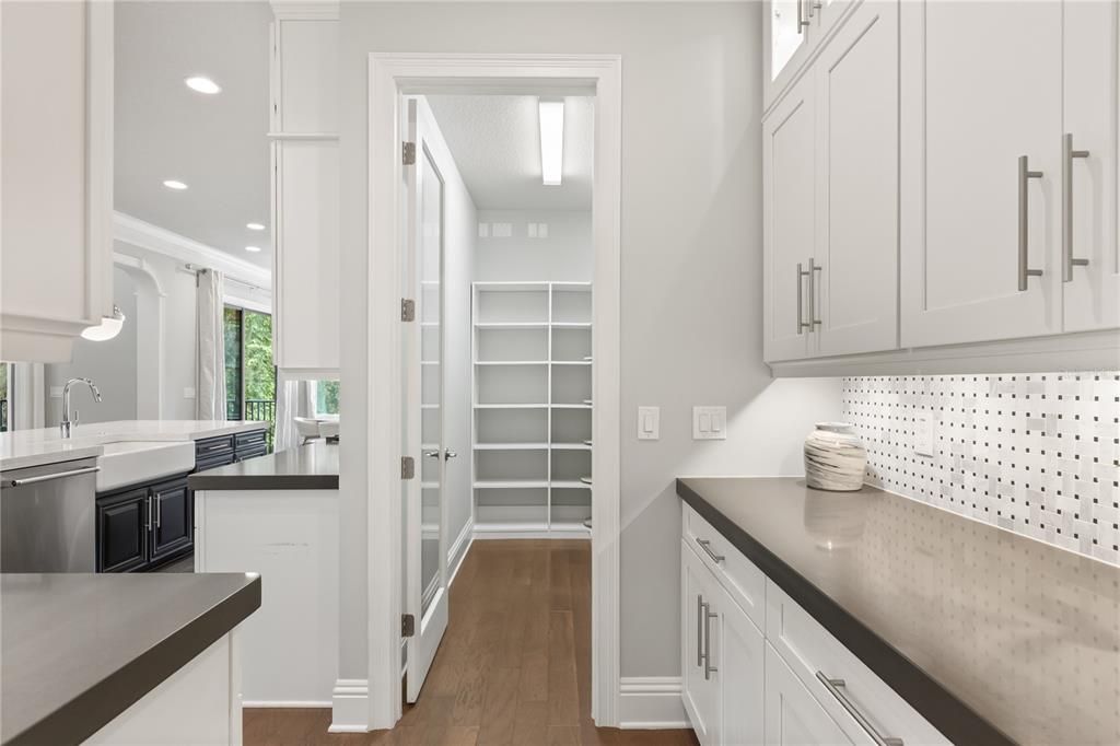 For Sale: $2,795,900 (7 beds, 5 baths, 6289 Square Feet)