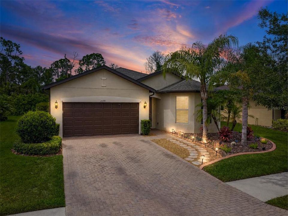 For Sale: $329,900 (3 beds, 2 baths, 1655 Square Feet)