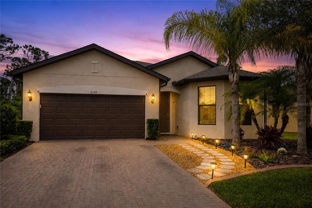 For Sale: $329,900 (3 beds, 2 baths, 1655 Square Feet)