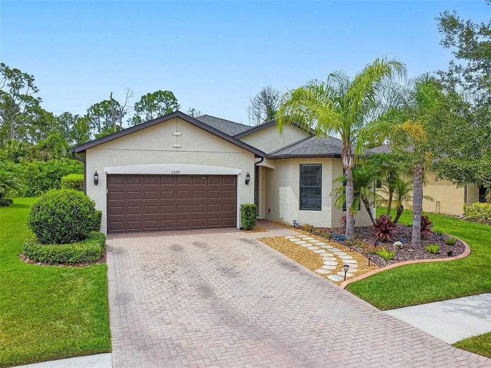 For Sale: $329,900 (3 beds, 2 baths, 1655 Square Feet)