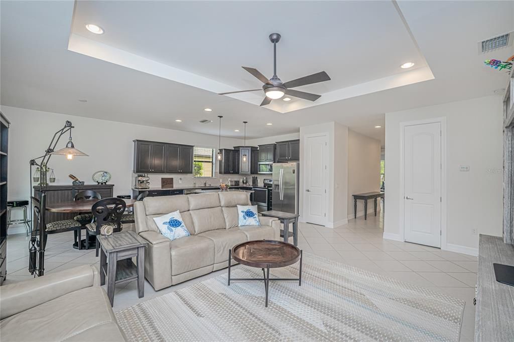 For Sale: $329,900 (3 beds, 2 baths, 1655 Square Feet)