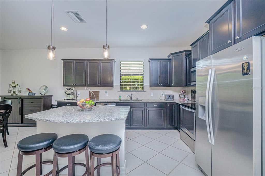 For Sale: $329,900 (3 beds, 2 baths, 1655 Square Feet)