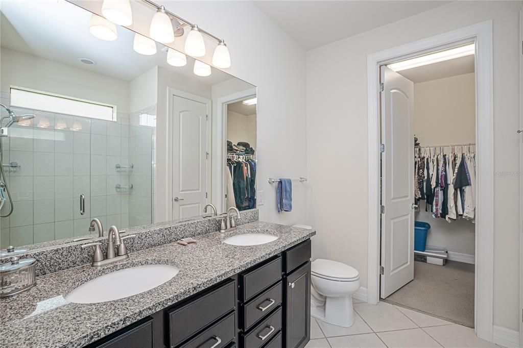 For Sale: $329,900 (3 beds, 2 baths, 1655 Square Feet)