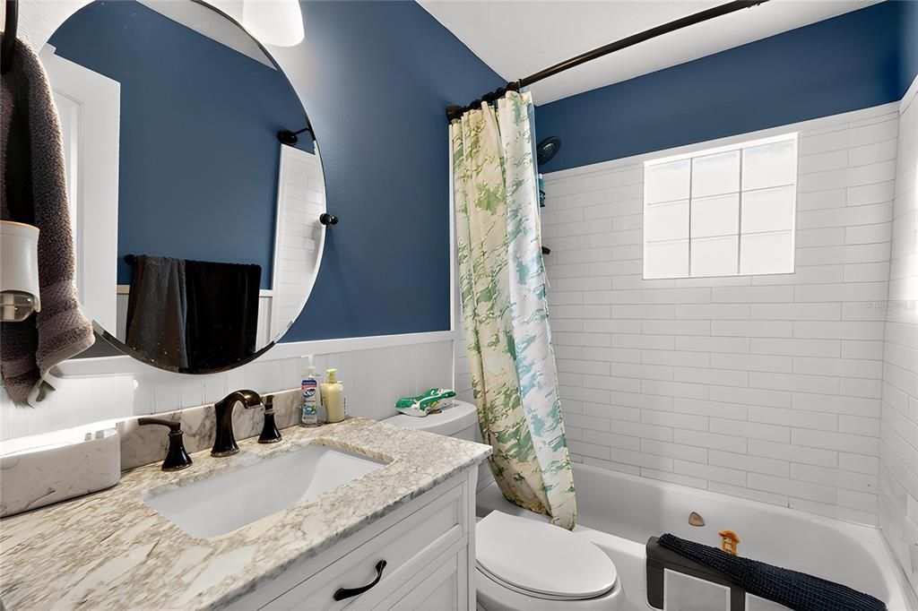 For Sale: $229,000 (2 beds, 1 baths, 816 Square Feet)
