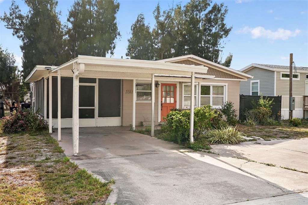 For Sale: $229,000 (2 beds, 1 baths, 816 Square Feet)