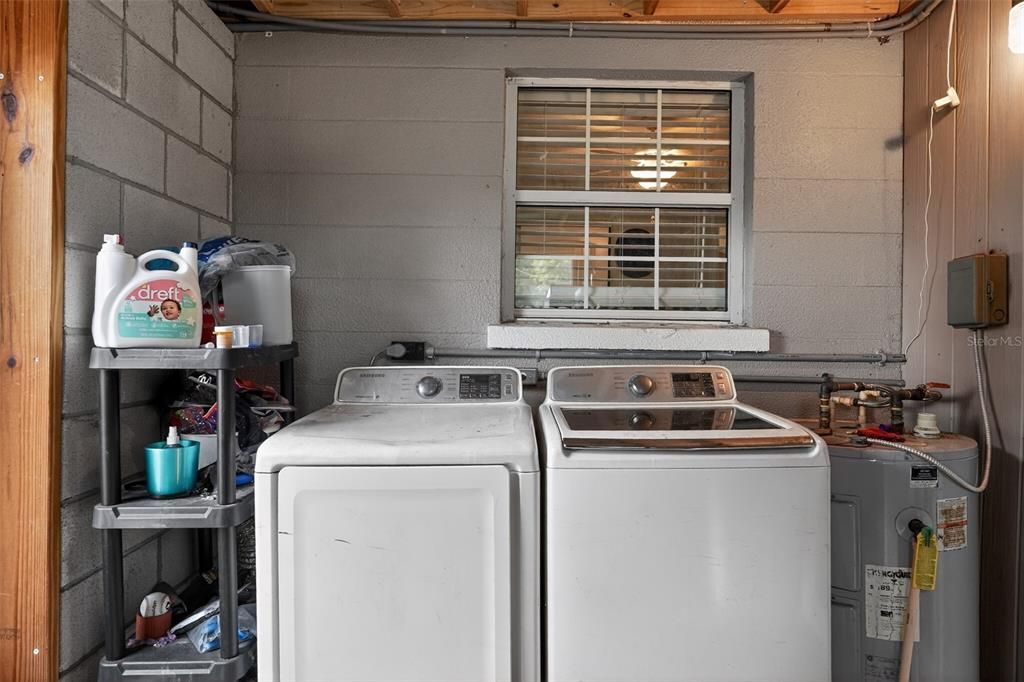For Sale: $229,000 (2 beds, 1 baths, 816 Square Feet)