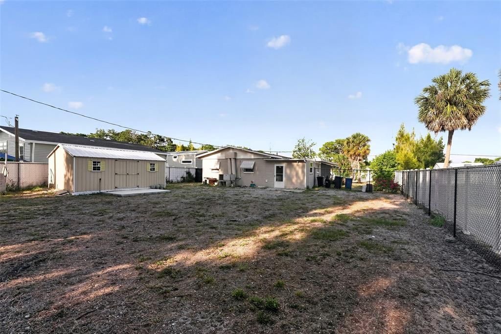 For Sale: $229,000 (2 beds, 1 baths, 816 Square Feet)