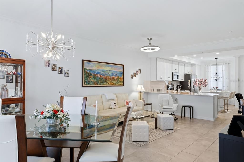 En Venta: $315,000 (2 camas, 2 baños, 1121 Pies cuadrados)
