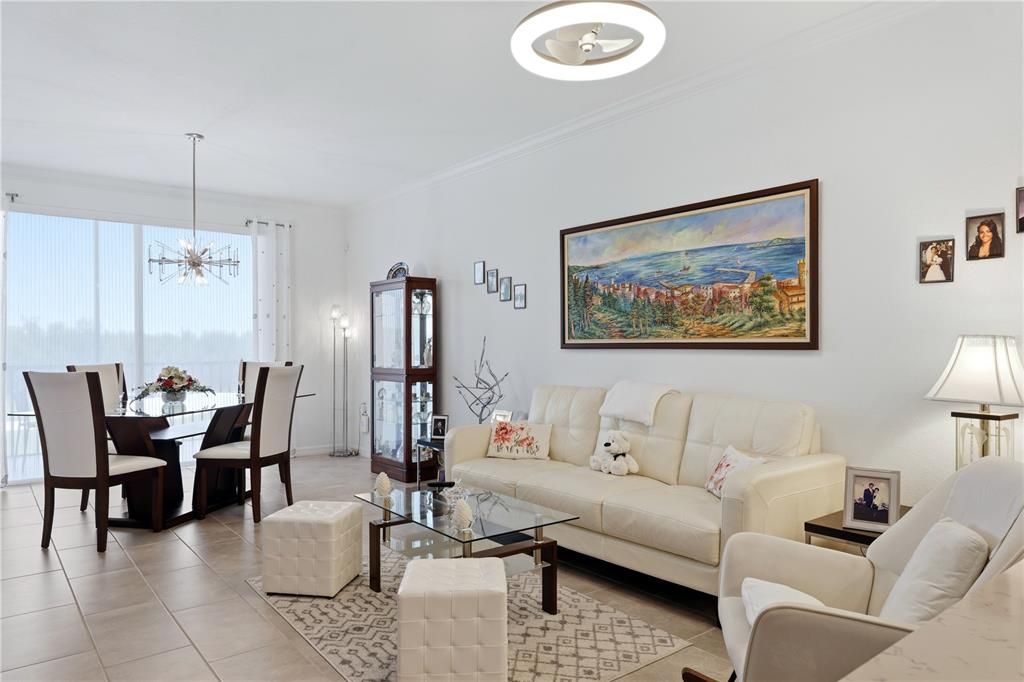 En Venta: $315,000 (2 camas, 2 baños, 1121 Pies cuadrados)