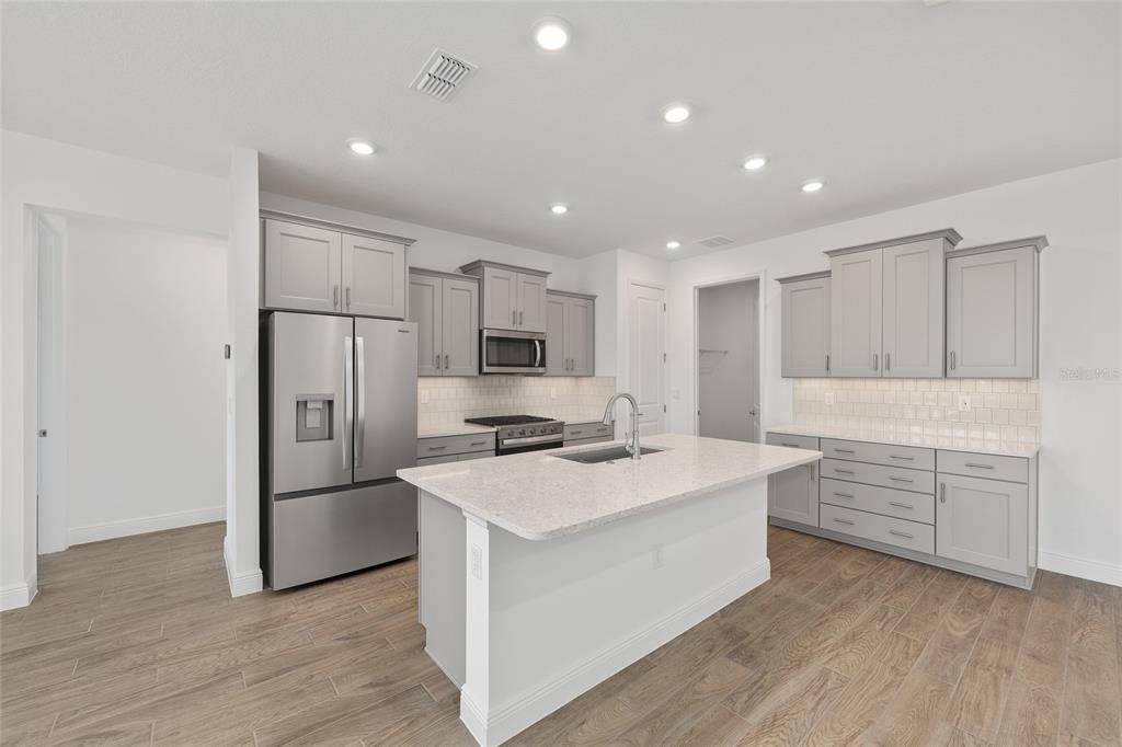 En Venta: $420,785 (2 camas, 2 baños, 1718 Pies cuadrados)