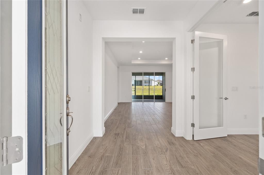 En Venta: $420,785 (2 camas, 2 baños, 1718 Pies cuadrados)