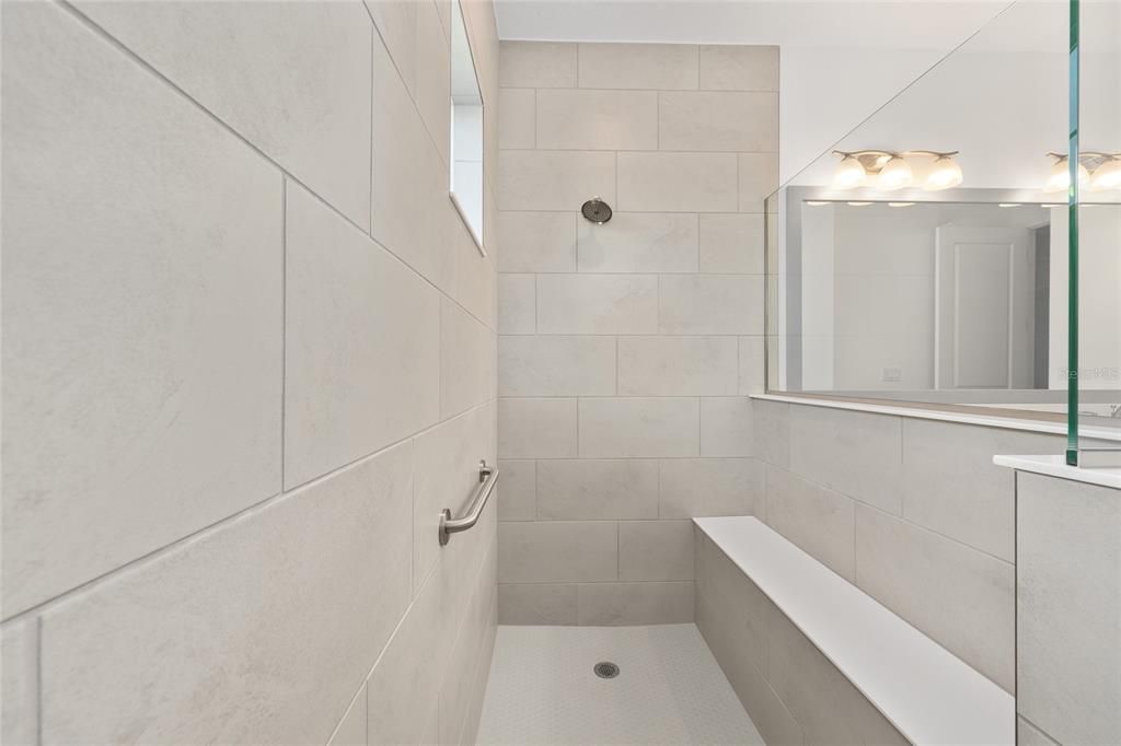 En Venta: $420,785 (2 camas, 2 baños, 1718 Pies cuadrados)