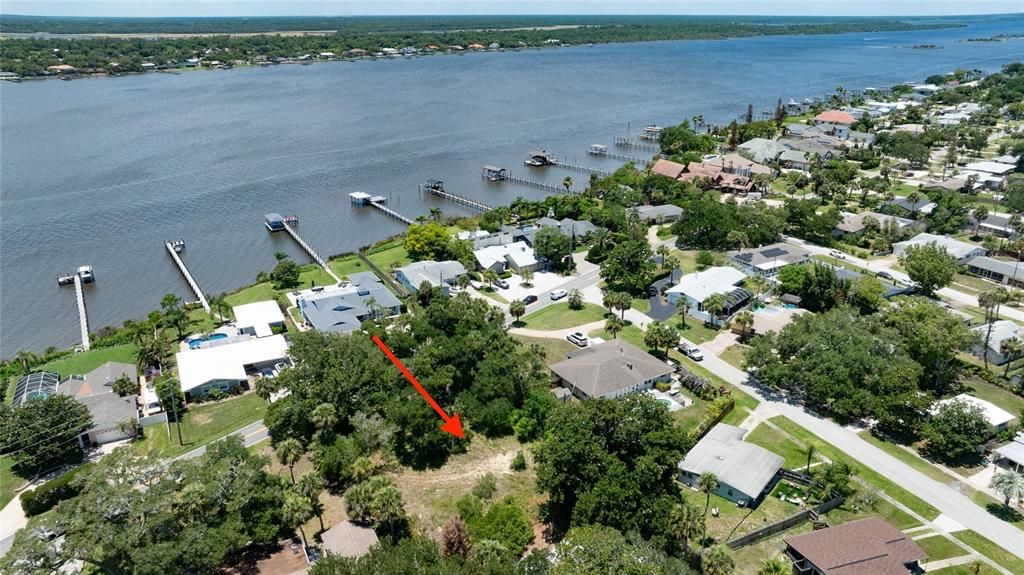 En Venta: $269,000 (0.32 acres)
