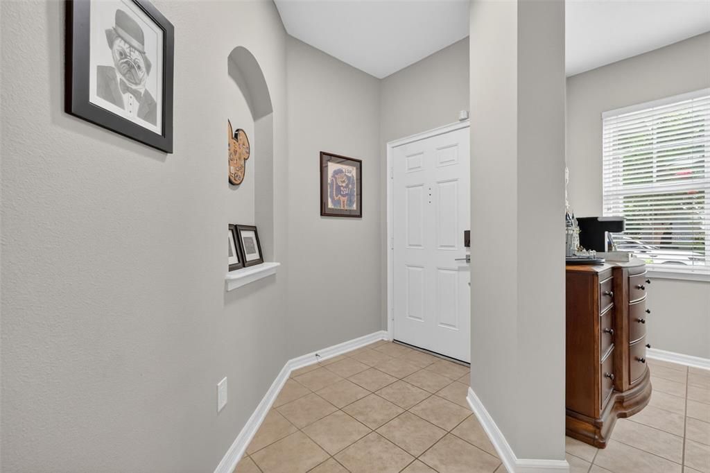 Active With Contract: $364,900 (2 beds, 2 baths, 1360 Square Feet)