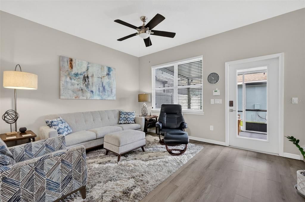 Active With Contract: $364,900 (2 beds, 2 baths, 1360 Square Feet)