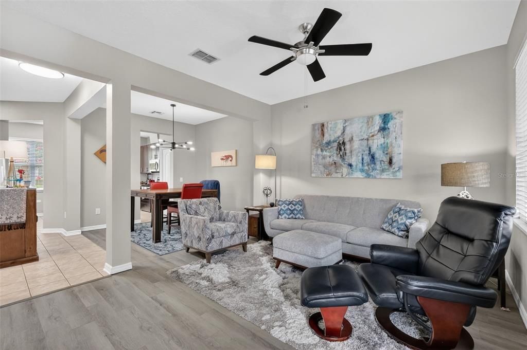 Active With Contract: $364,900 (2 beds, 2 baths, 1360 Square Feet)