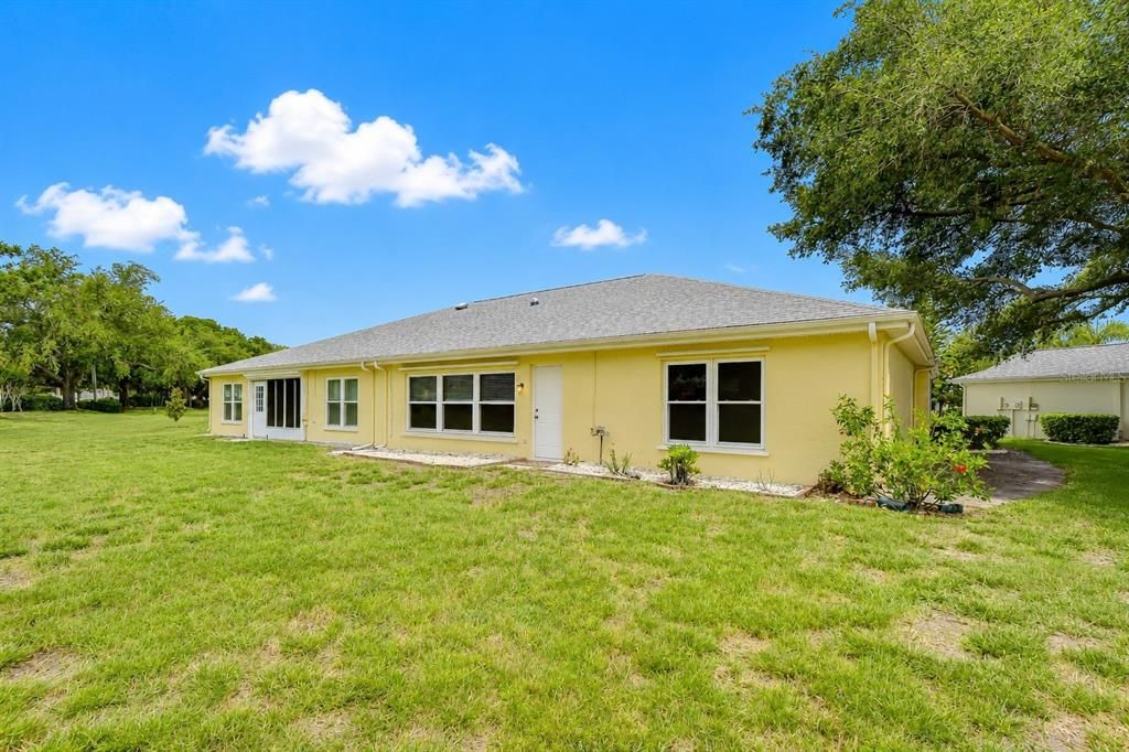 For Sale: $250,000 (2 beds, 2 baths, 1564 Square Feet)