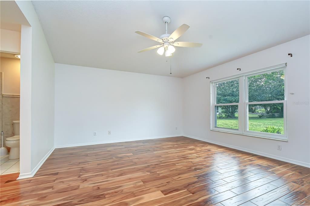 For Sale: $250,000 (2 beds, 2 baths, 1564 Square Feet)