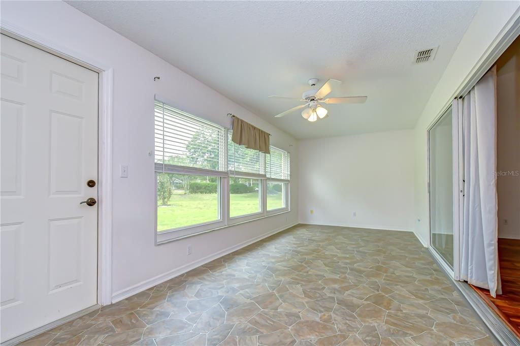 For Sale: $250,000 (2 beds, 2 baths, 1564 Square Feet)