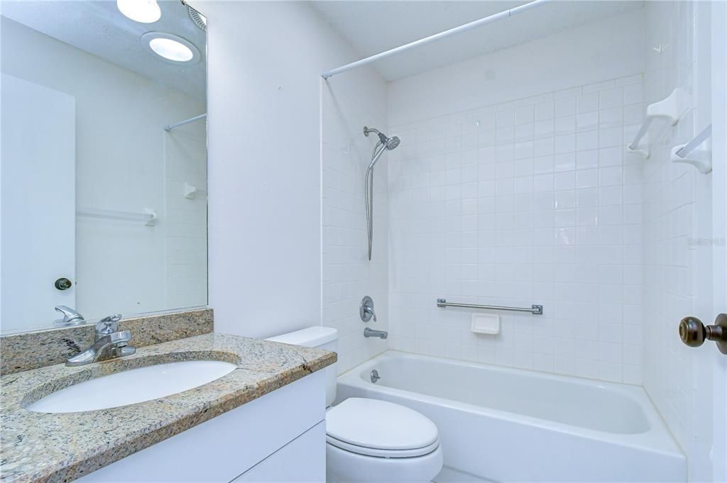 For Sale: $250,000 (2 beds, 2 baths, 1564 Square Feet)