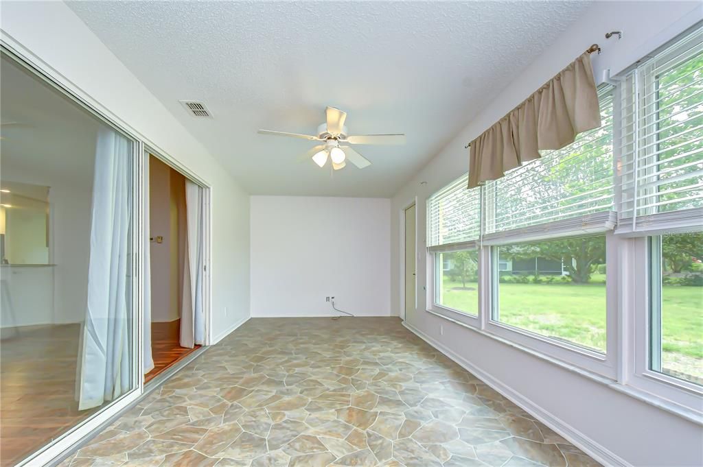 For Sale: $250,000 (2 beds, 2 baths, 1564 Square Feet)