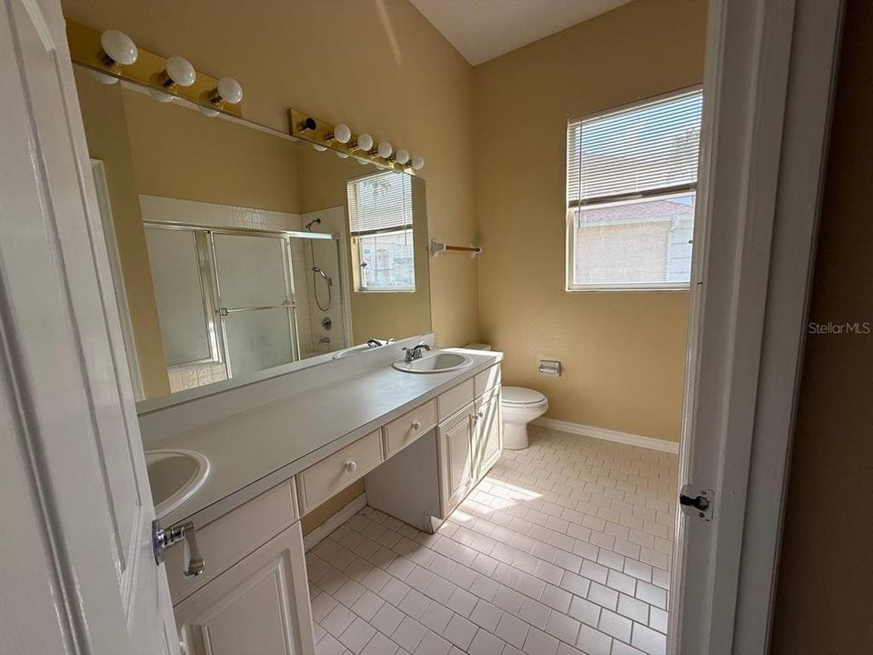 For Rent: $3,475 (6 beds, 3 baths, 3136 Square Feet)