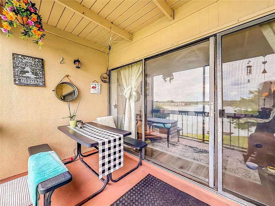 待售: $134,000 (1 贝兹, 1 浴室, 607 平方英尺)