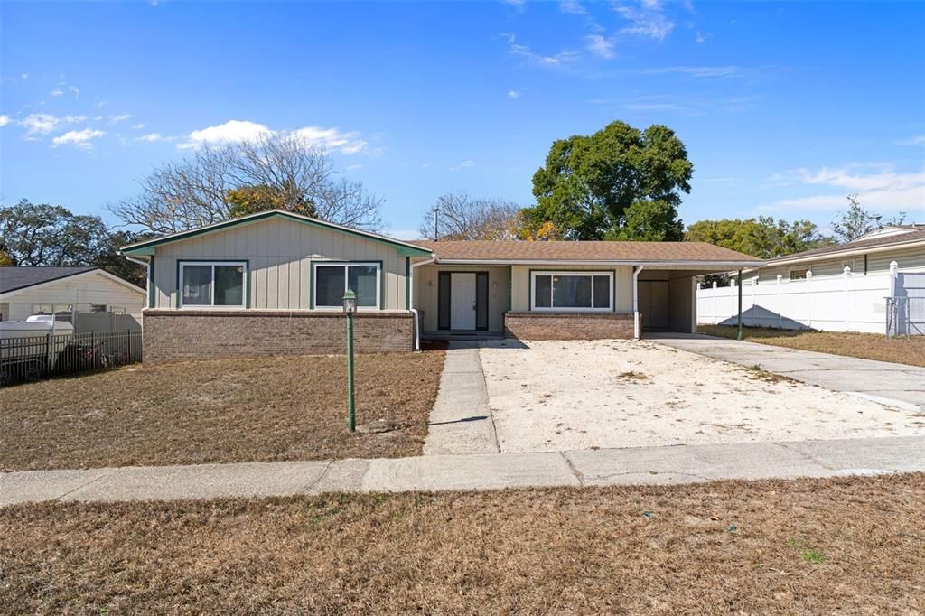 En Venta: $249,900 (4 camas, 2 baños, 1424 Pies cuadrados)
