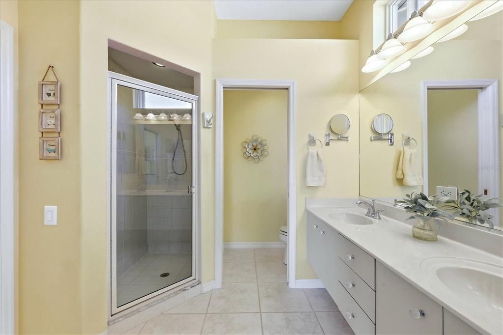 For Sale: $348,000 (3 beds, 2 baths, 1584 Square Feet)