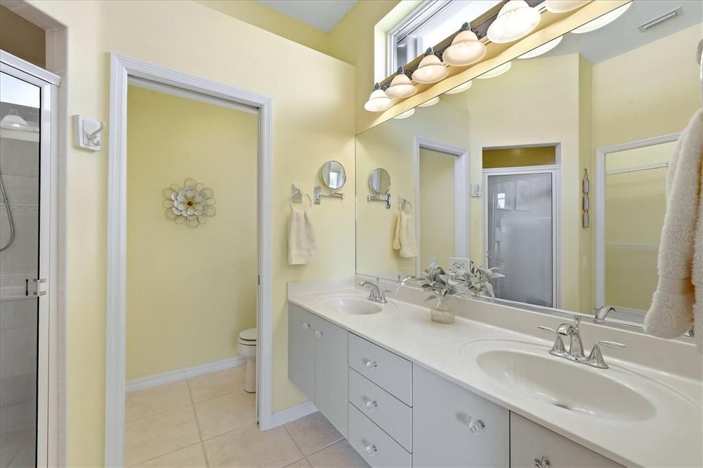 For Sale: $348,000 (3 beds, 2 baths, 1584 Square Feet)