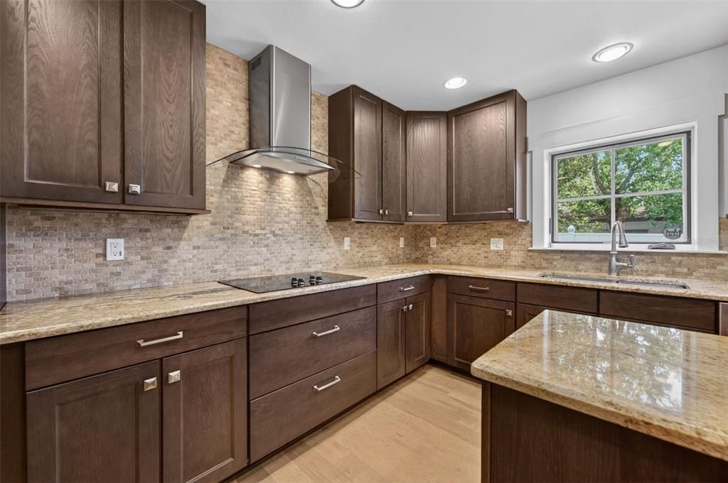 For Sale: $879,000 (3 beds, 3 baths, 2030 Square Feet)