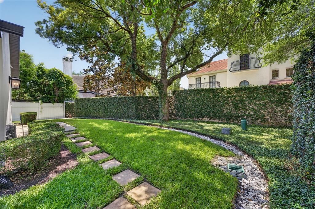 For Sale: $879,000 (3 beds, 3 baths, 2030 Square Feet)