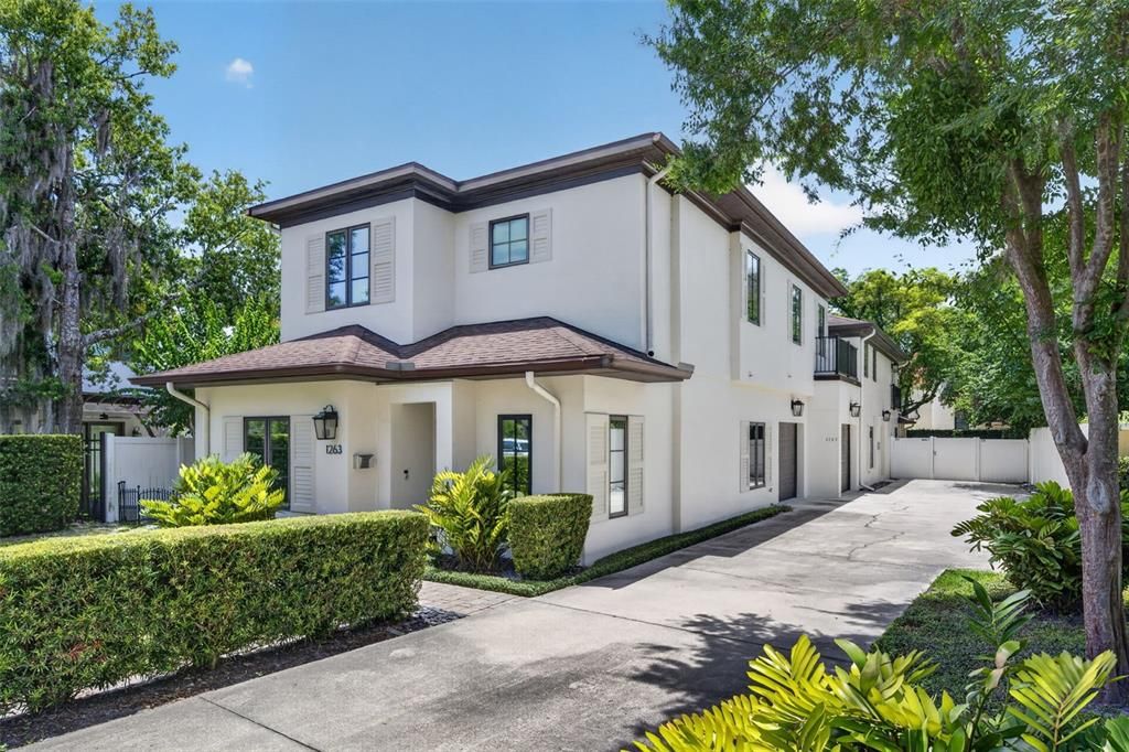 For Sale: $879,000 (3 beds, 3 baths, 2030 Square Feet)