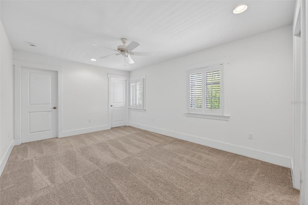 For Sale: $879,000 (3 beds, 3 baths, 2030 Square Feet)
