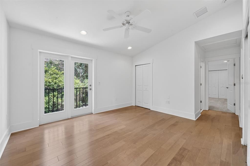 For Sale: $879,000 (3 beds, 3 baths, 2030 Square Feet)