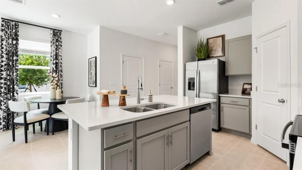 For Sale: $342,329 (3 beds, 2 baths, 1404 Square Feet)