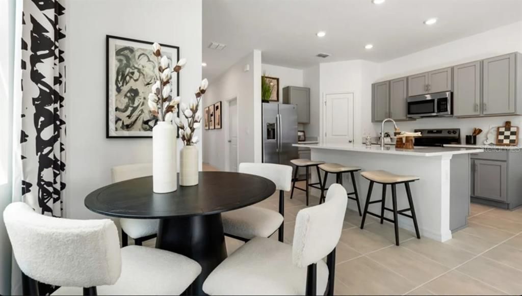 For Sale: $342,329 (3 beds, 2 baths, 1404 Square Feet)