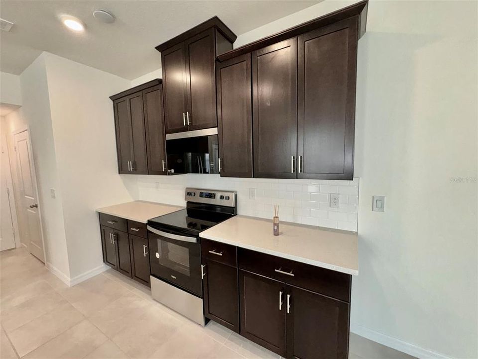 В аренду: $2,499 (3 спален, 2 ванн, 1779 Квадратных фут)