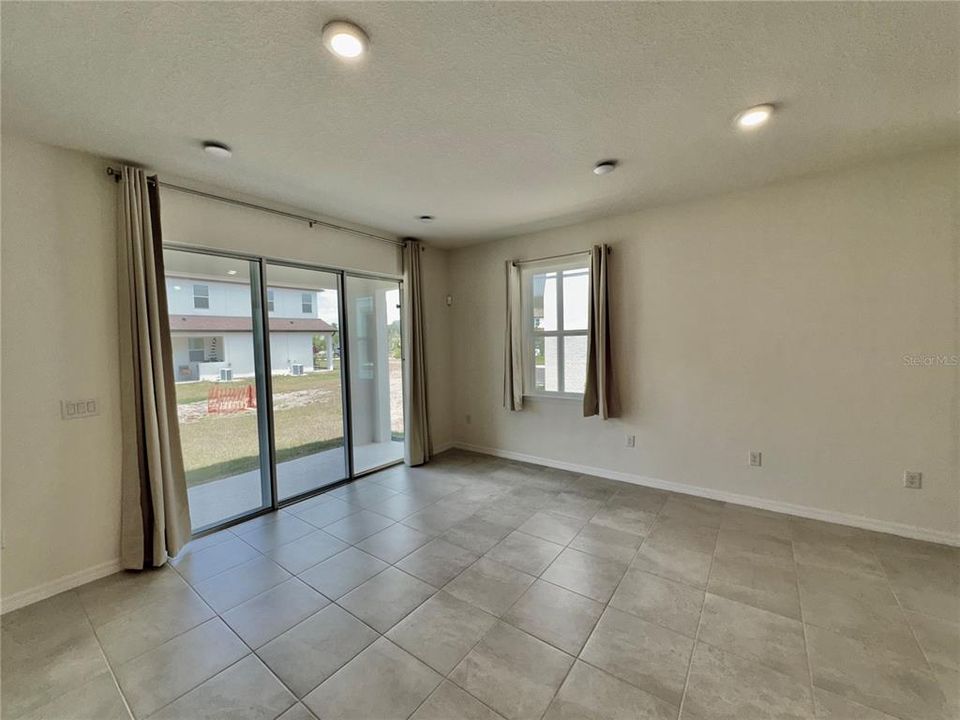 В аренду: $2,499 (3 спален, 2 ванн, 1779 Квадратных фут)