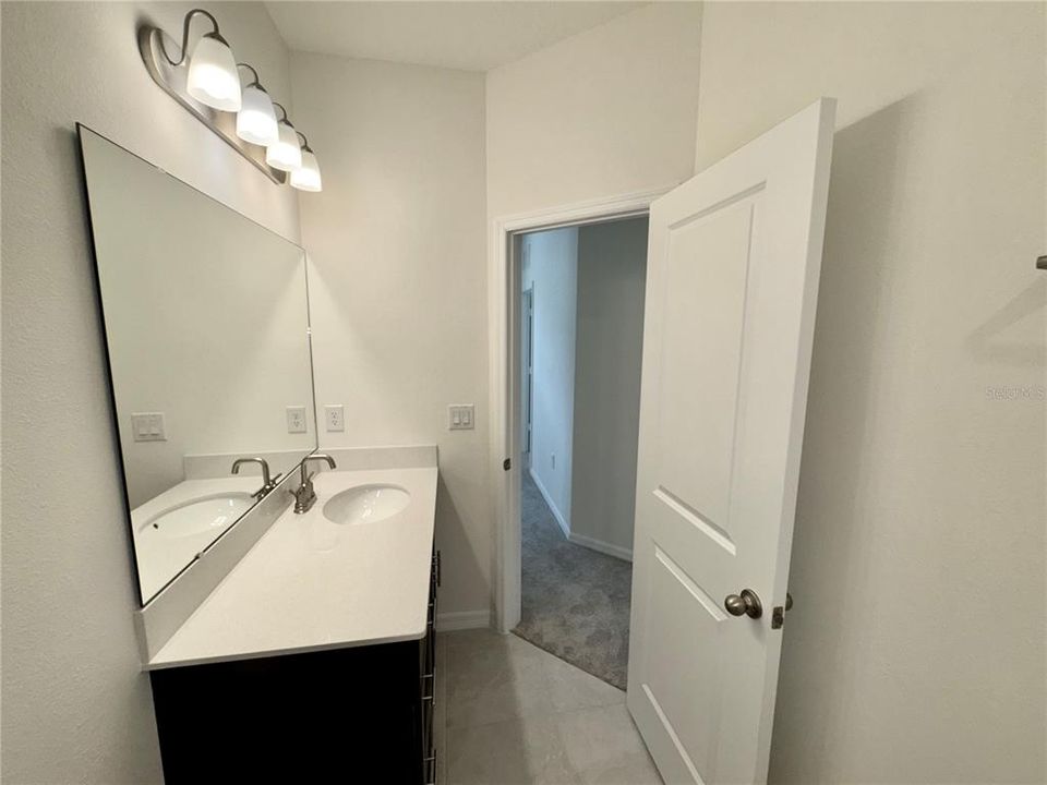 В аренду: $2,499 (3 спален, 2 ванн, 1779 Квадратных фут)