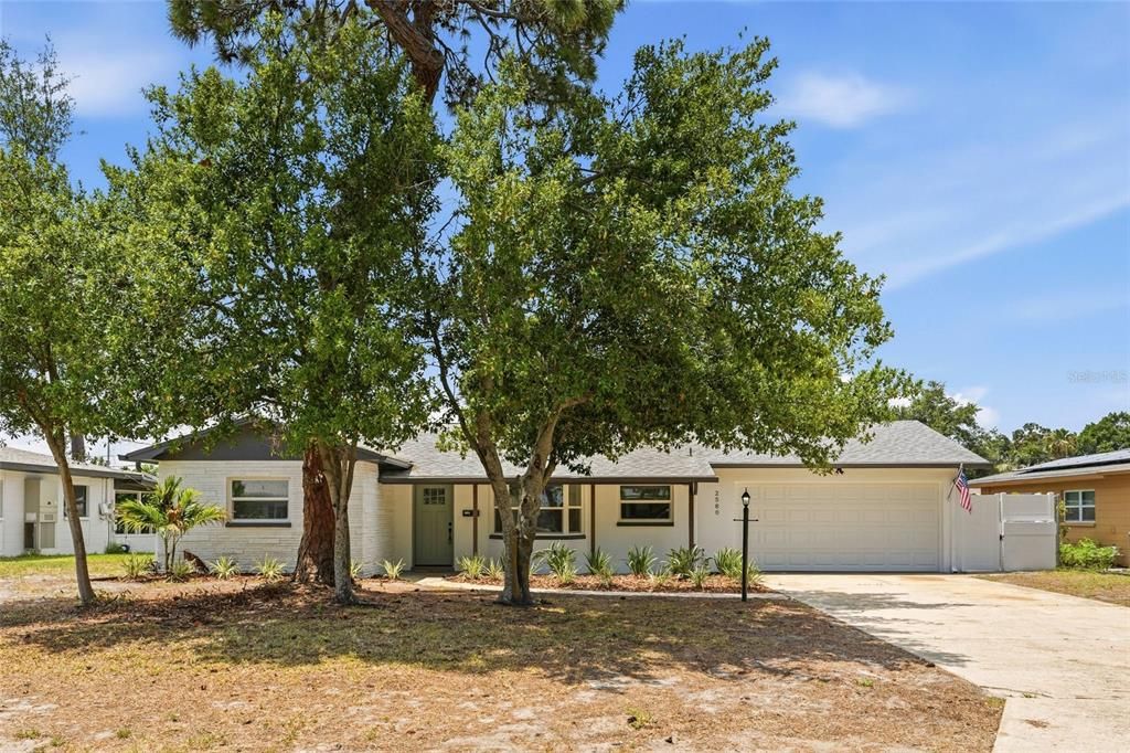 For Sale: $599,000 (3 beds, 2 baths, 1525 Square Feet)