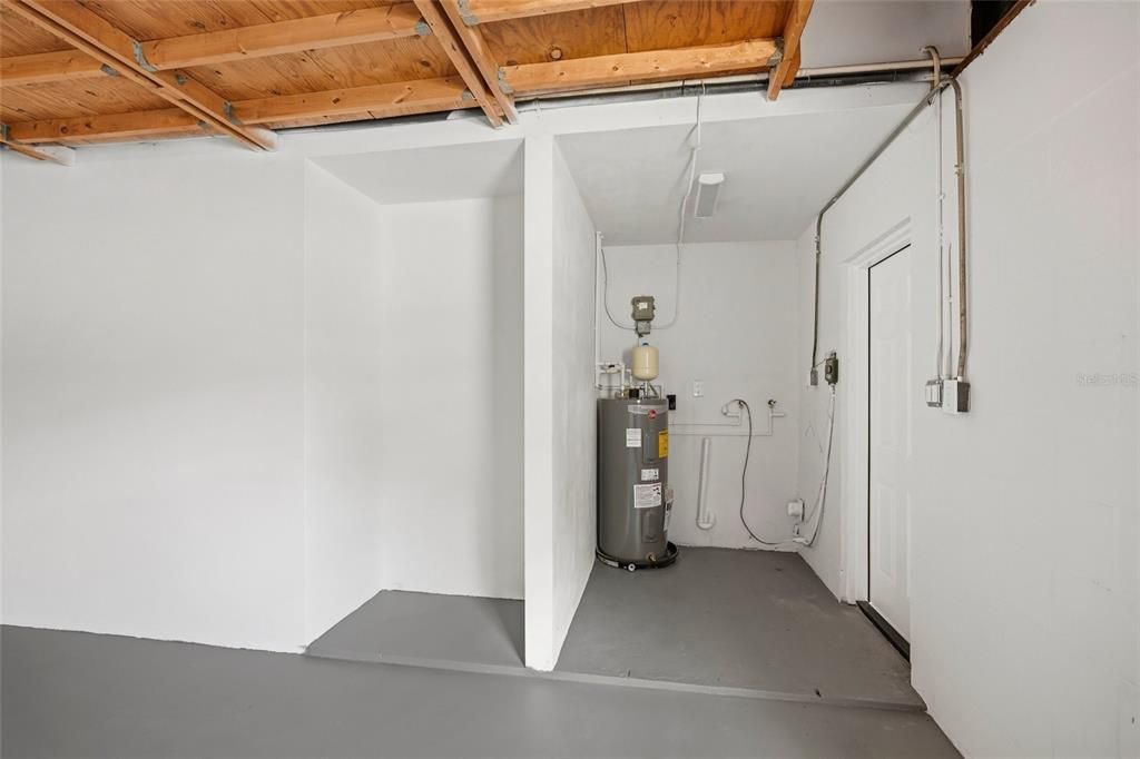 For Sale: $599,000 (3 beds, 2 baths, 1525 Square Feet)