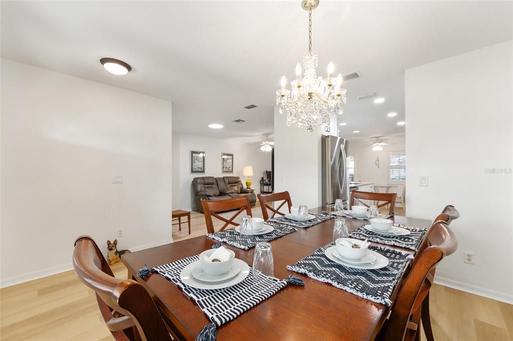 En Venta: $235,000 (2 camas, 2 baños, 1225 Pies cuadrados)